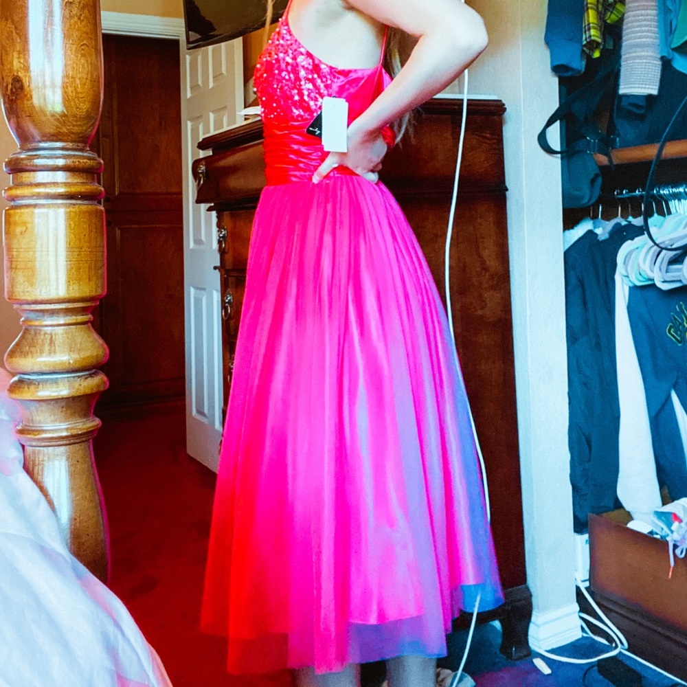 FORMAL DRESS - Picture 3 of 6
